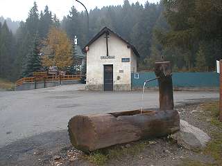 fontana e cappella della Visitazione di M. V. (Sauze d'Oulx)