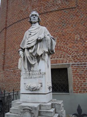 busto del Cardinale Vittorio Amedeo
delle Lanze (S. Benigno C.se)